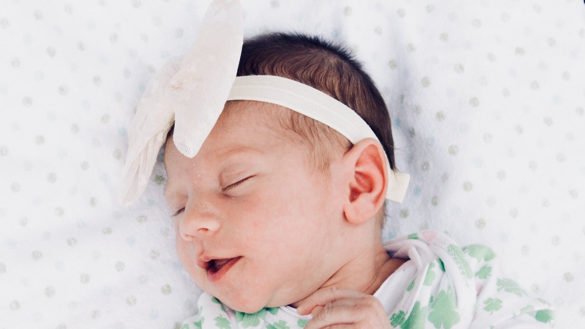 新生児のしゃっくりが毎日 ミルクや授乳後 止まらない 原因は 多い病気は 止める方法は などなどしゃっくり のなぜを徹底調査 新米パパの子育て奮闘記 パパによる子育てブログ