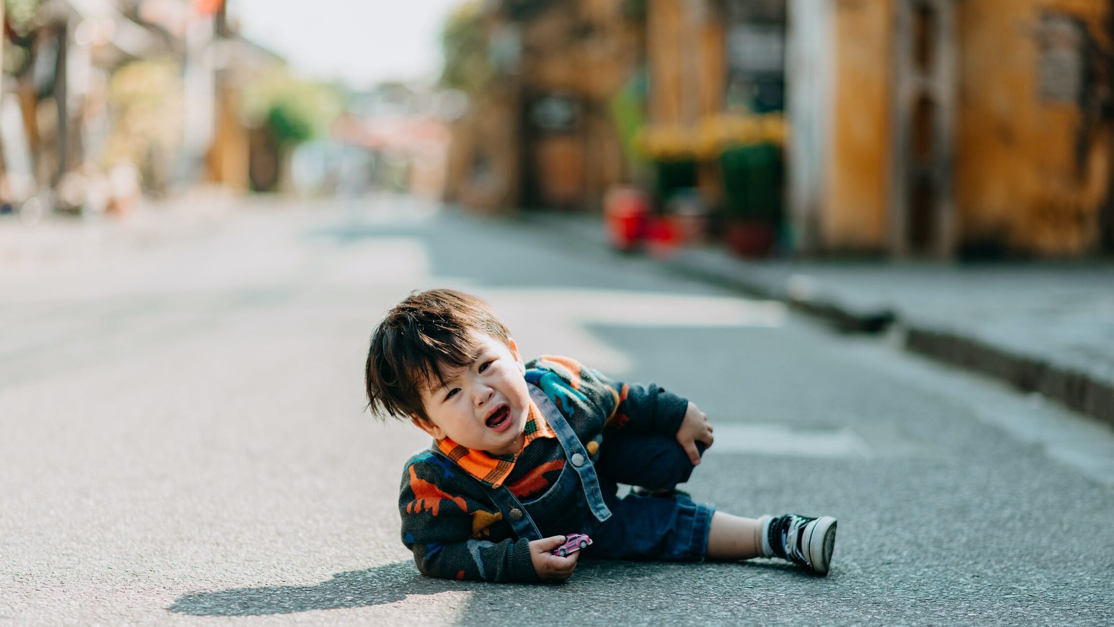 泣くのを我慢する子どもについて どう思いますか 子どもの気持ちを親が真剣に考える かわ吉のブログ しきおりおりな子育ての日々