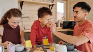 4歳や5歳、6歳児がご飯を自分で食べない時の原因と対処法について調べてみた！のイメージ画像2